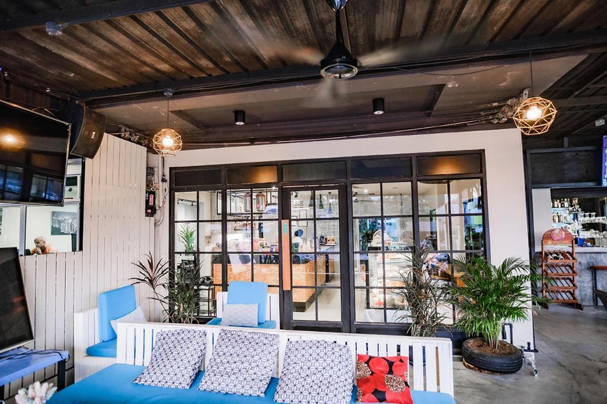 Breakers Hotel Rawai エクステリア 写真